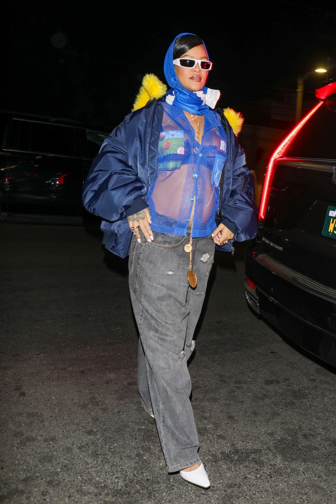 rihanna-pregnant-at-super-bowl-thefappening-cfd-2 Rihanna At Super Bowl
