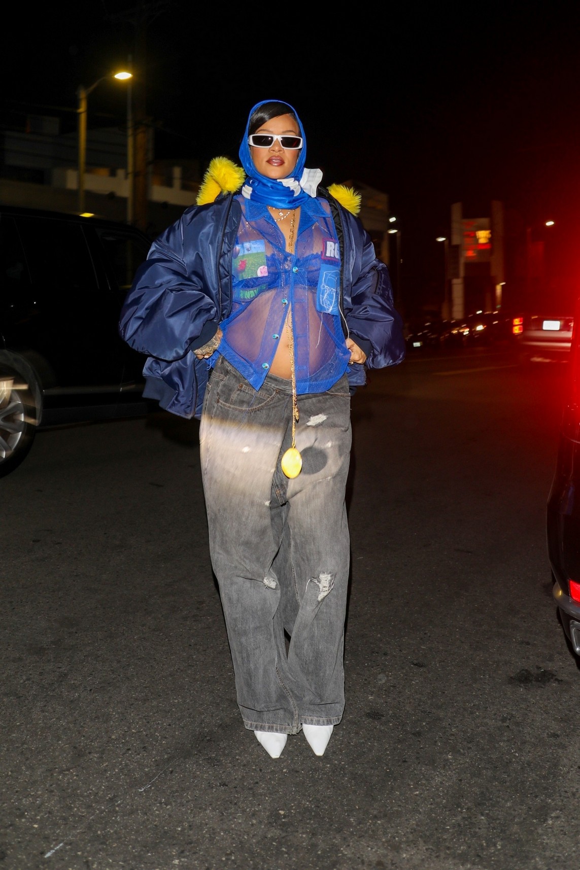 rihanna-pregnant-at-super-bowl-thefappening-cfd-5 rihanna pregnant at super bowl thefappening cfd 5
