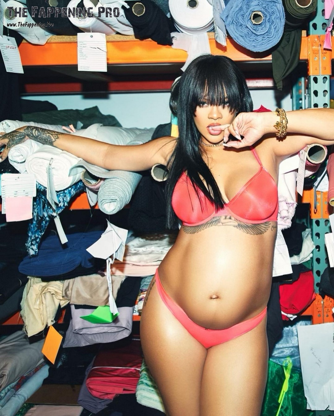 rihanna-pregnant-sexy-thefappening-cfd-4 Rihanna Hot