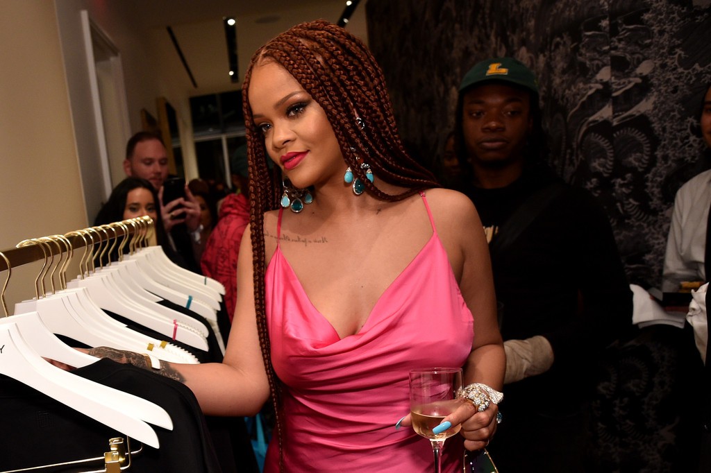 rihanna-sexy-pink-dress-at-fenty-1 rihanna sexy pink dress at fenty 1