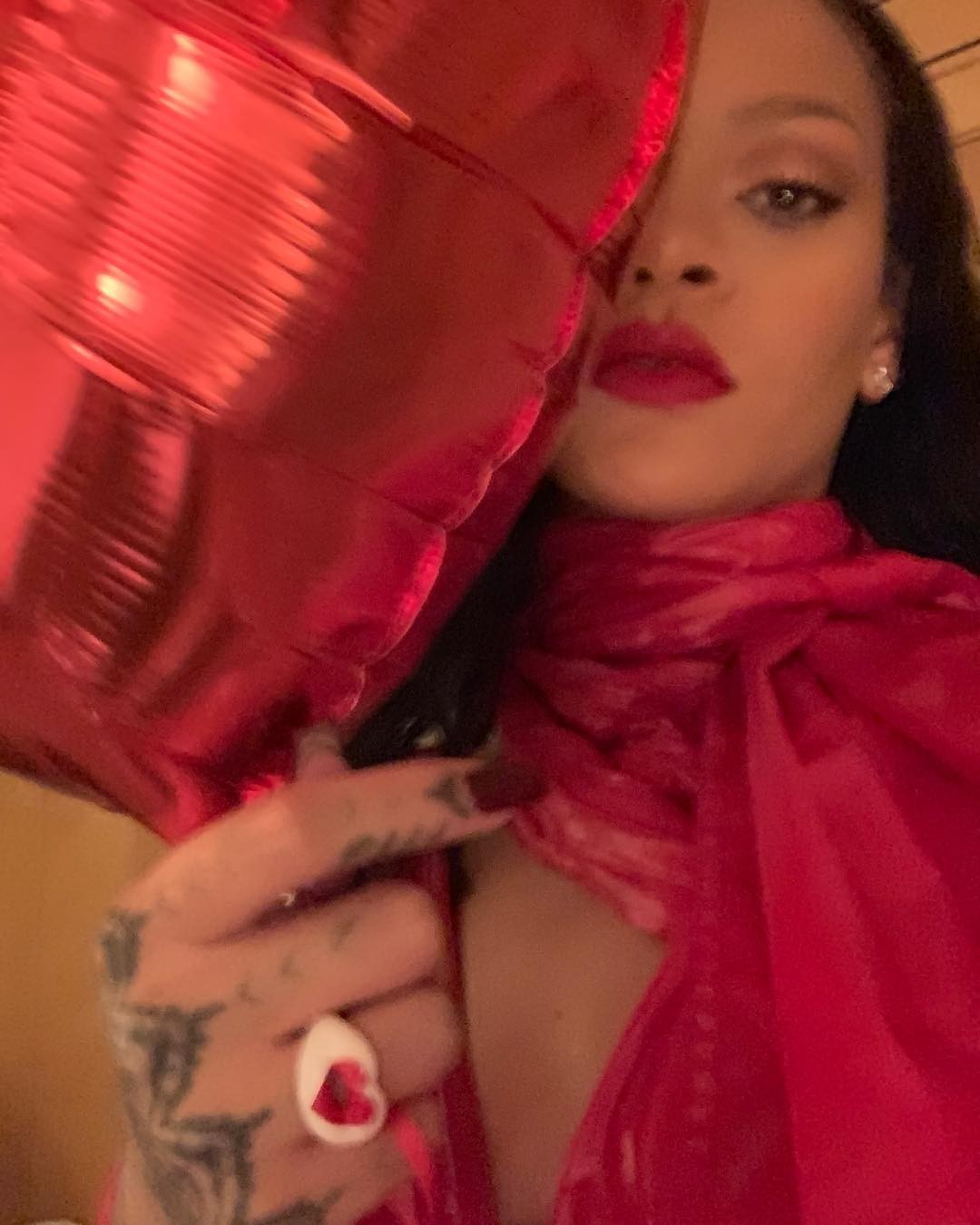 rihanna-sexy-valentines-day-1 rihanna sexy valentines day 1