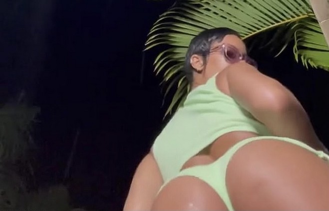 rihanna-striptease-thefappening-cfd-1 Rihanna Hot