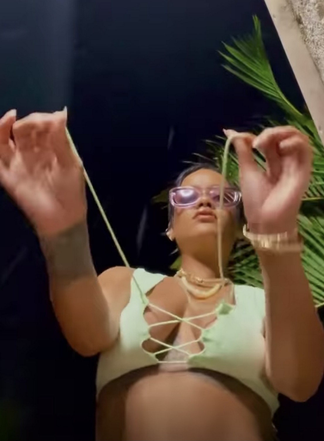 rihanna-striptease-thefappening-cfd-2 Rihanna FAppening