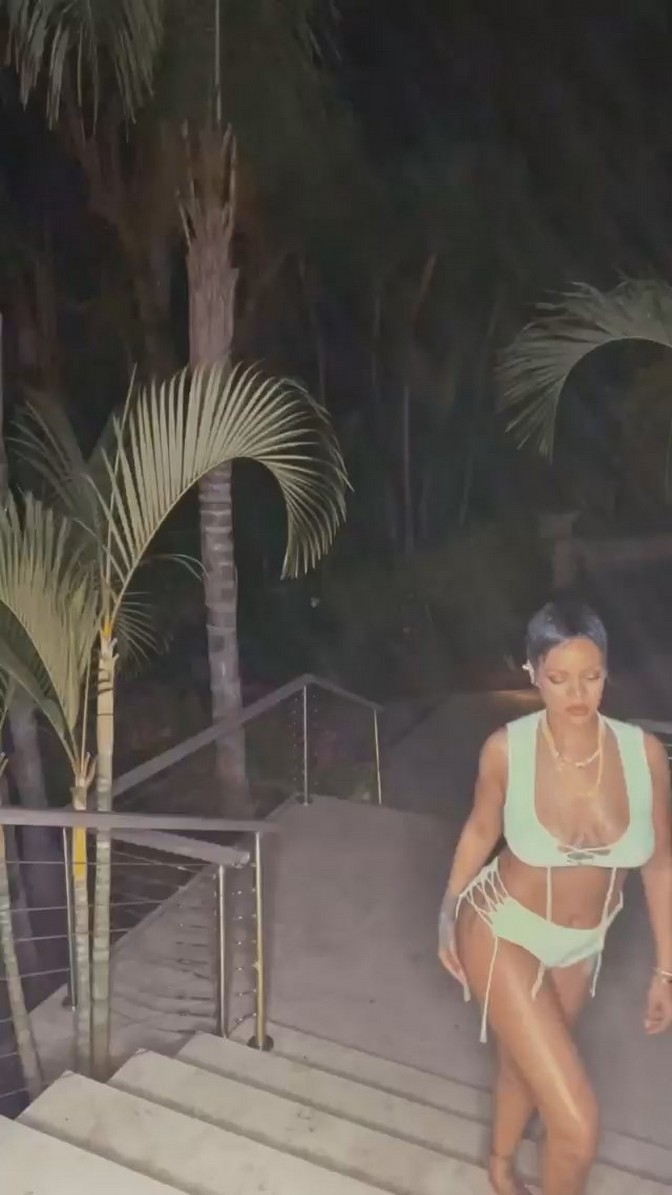 rihanna-striptease-thefappening-cfd-4 rihanna striptease thefappening cfd 4