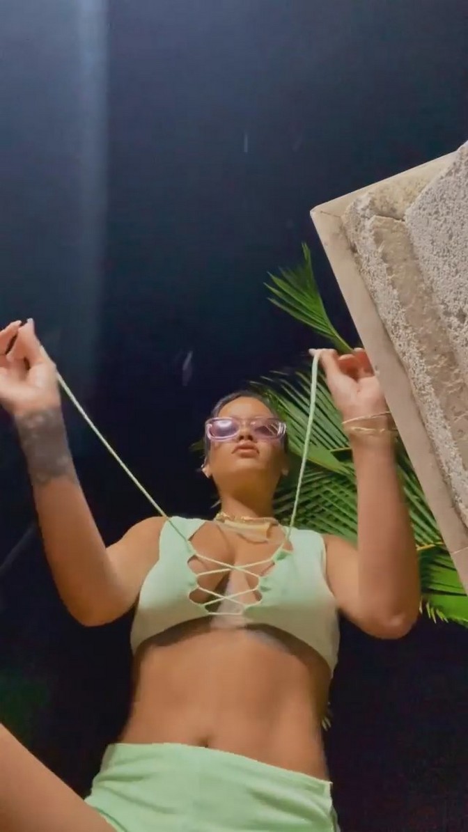 rihanna-striptease-thefappening-cfd-9 rihanna striptease thefappening cfd 9