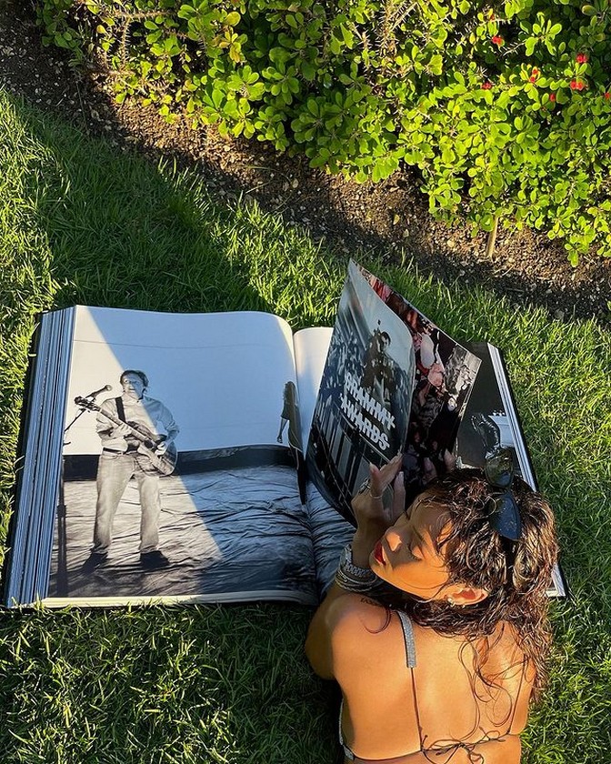 rihanna-topless-for-savage-x-fenty-thefappening-cfd-5 rihanna topless for savage x fenty thefappening cfd 5