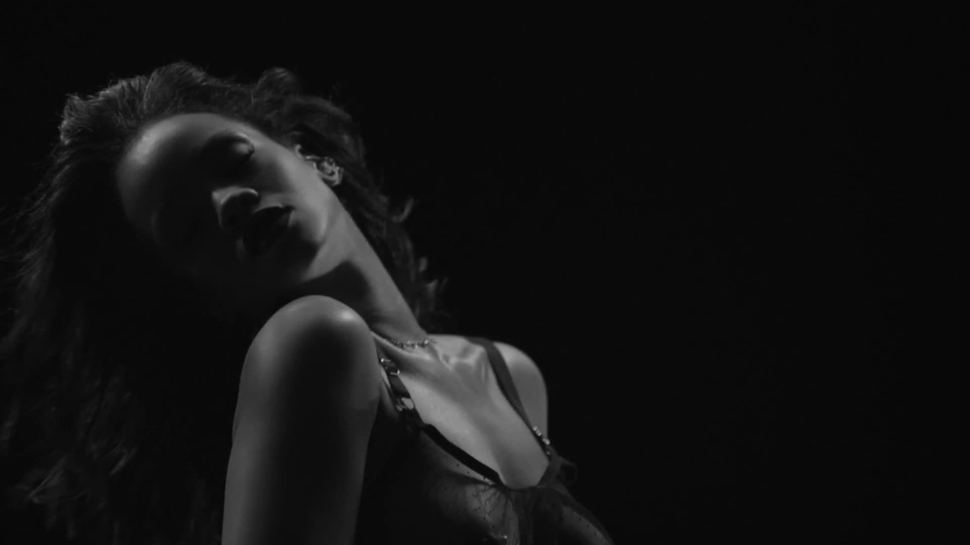 rihanna-topless-see-through-8 Rihanna-Topless-See-Through-8