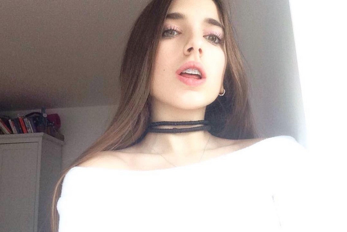 rina-lipa-selfie-with-heterochromia-thefappening-cfd-6 Rina Lipa Sexy On Selfie