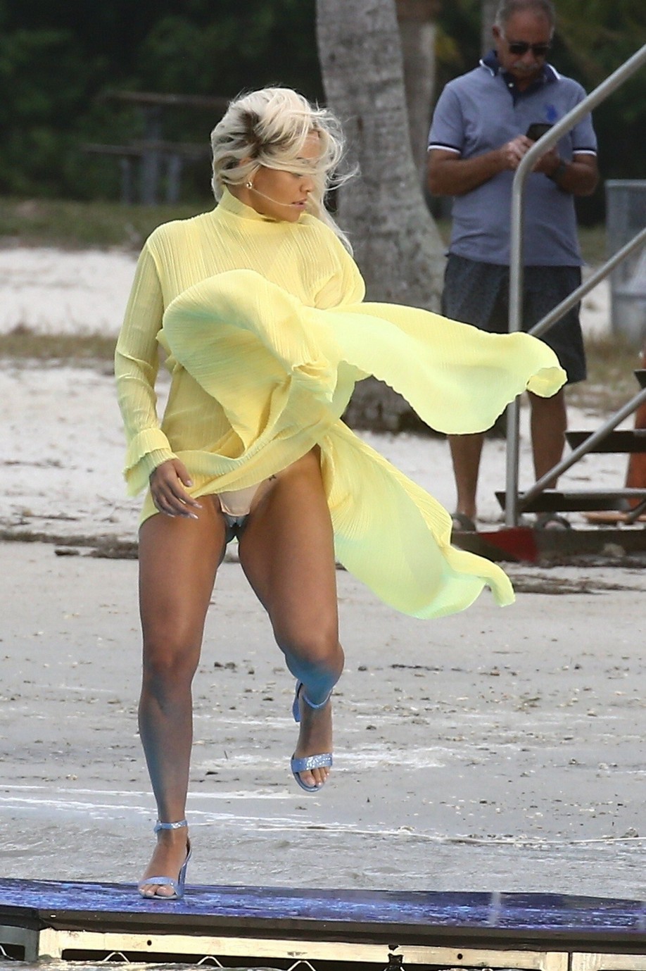 rita-ora-ass-upskirt-thefappening-cfd-17 Rita Ora Upskirt Panties