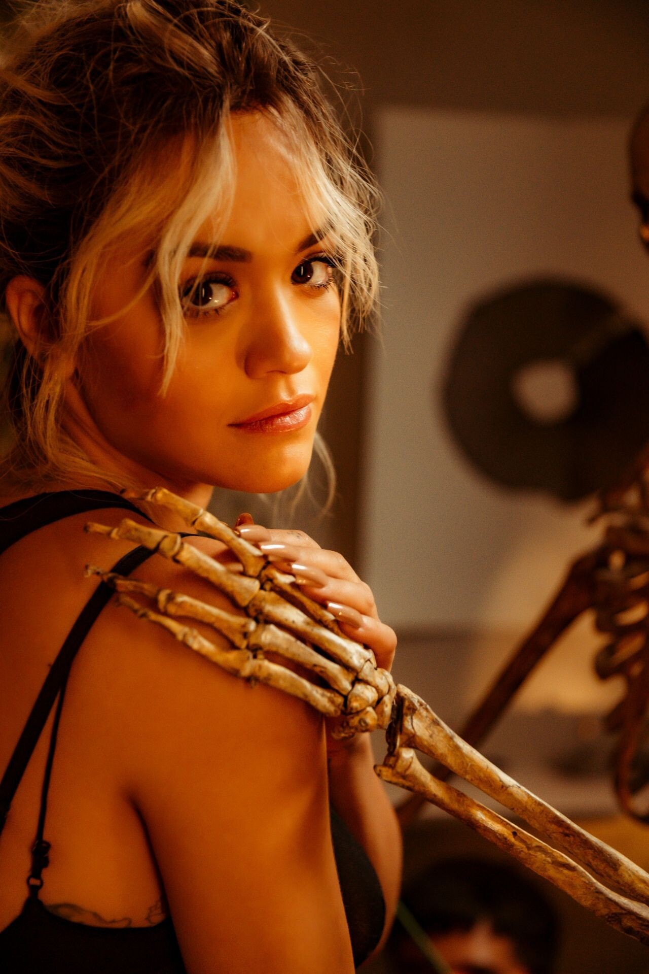 rita-ora-braless-in-how-to-be-lonely-thefappening-pro-3 rita ora braless in how to be lonely thefappening pro 3