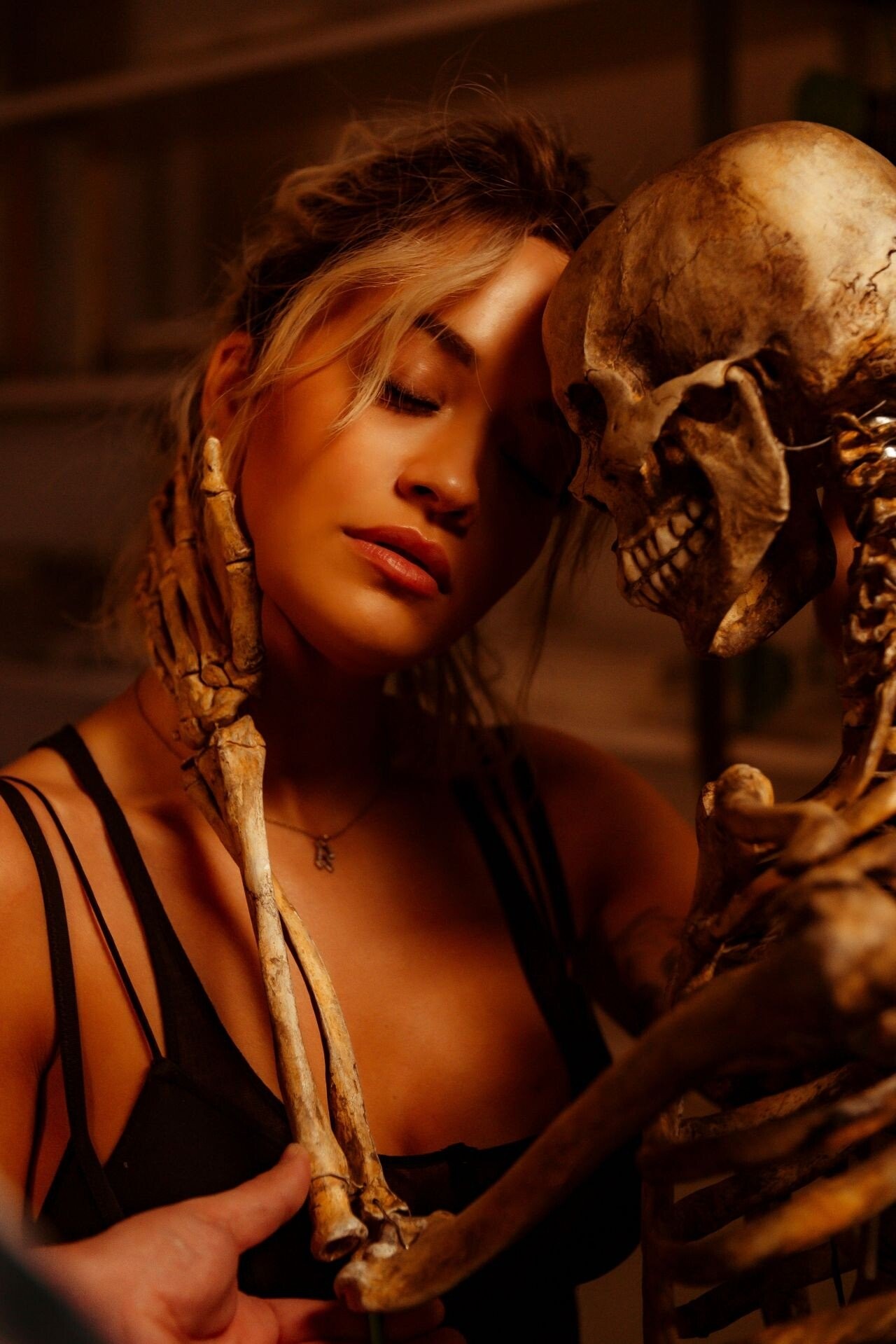 rita-ora-braless-in-how-to-be-lonely-thefappening-pro-4 rita ora braless in how to be lonely thefappening pro 4