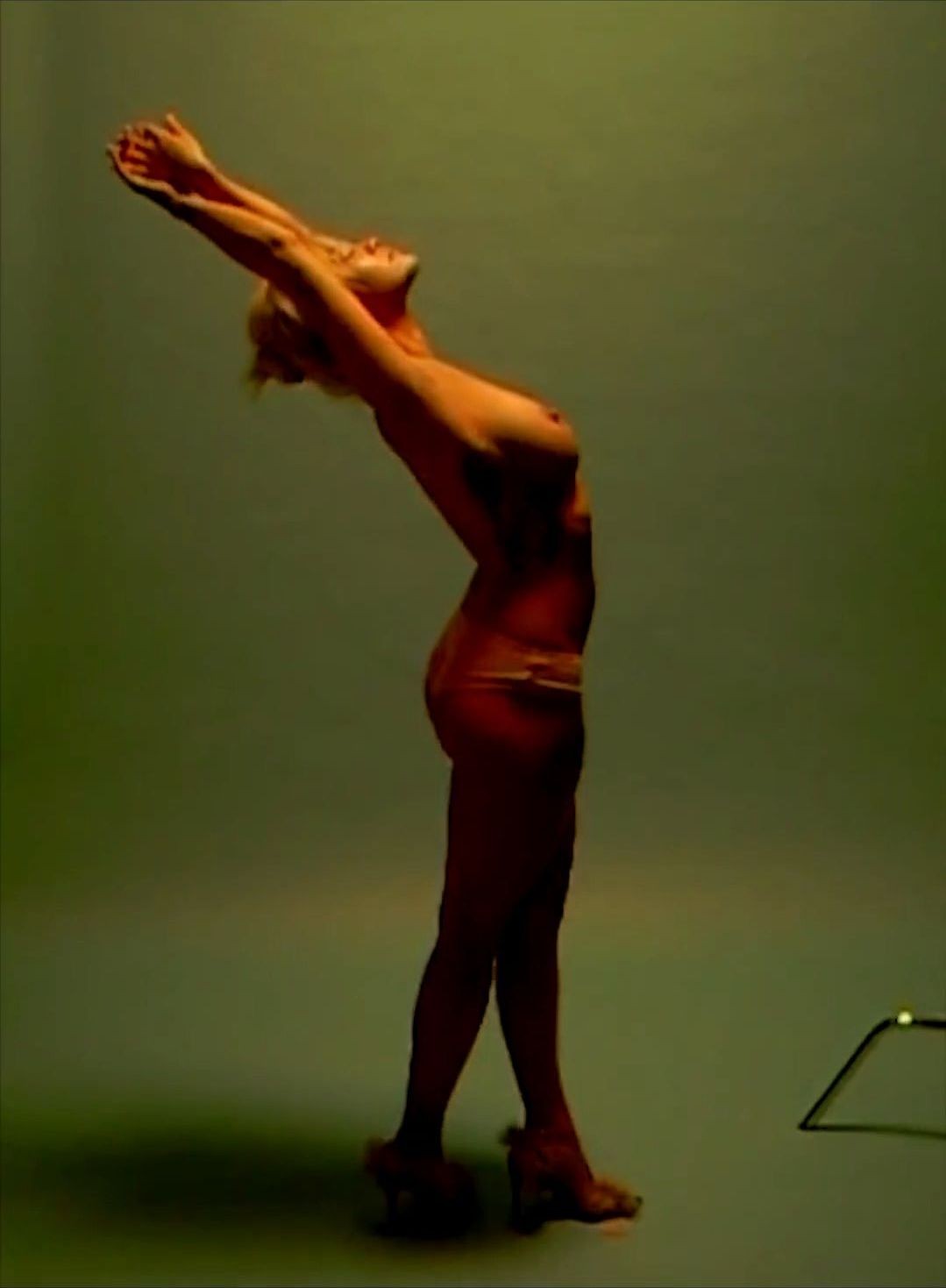 rita-ora-nude-topless-16 rita ora nude topless 16
