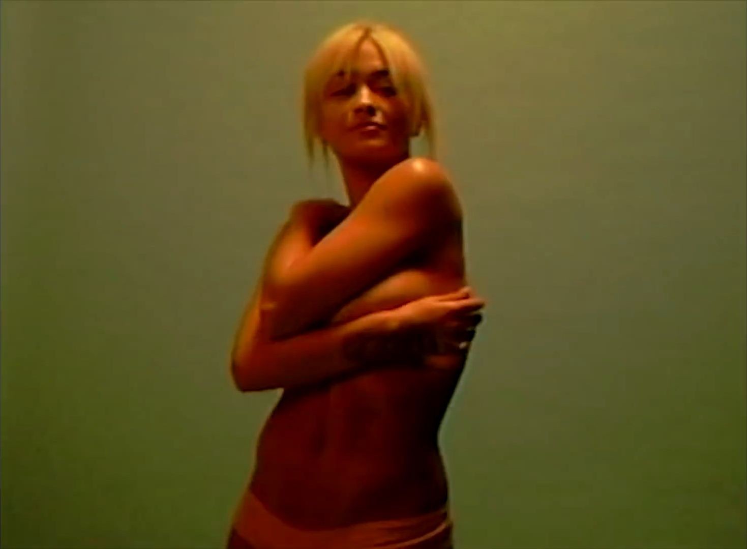 rita-ora-nude-topless-22 rita ora nude topless 22
