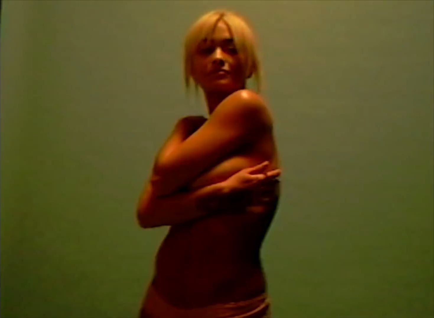 rita-ora-nude-topless-23 rita ora nude topless 23