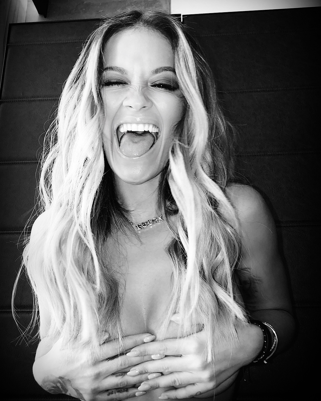 rita ora sexy 1 2
