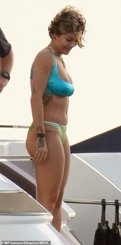 rita-ora-sexy-bikini-thefappening-pro-11 rita ora sexy bikini thefappening pro 11