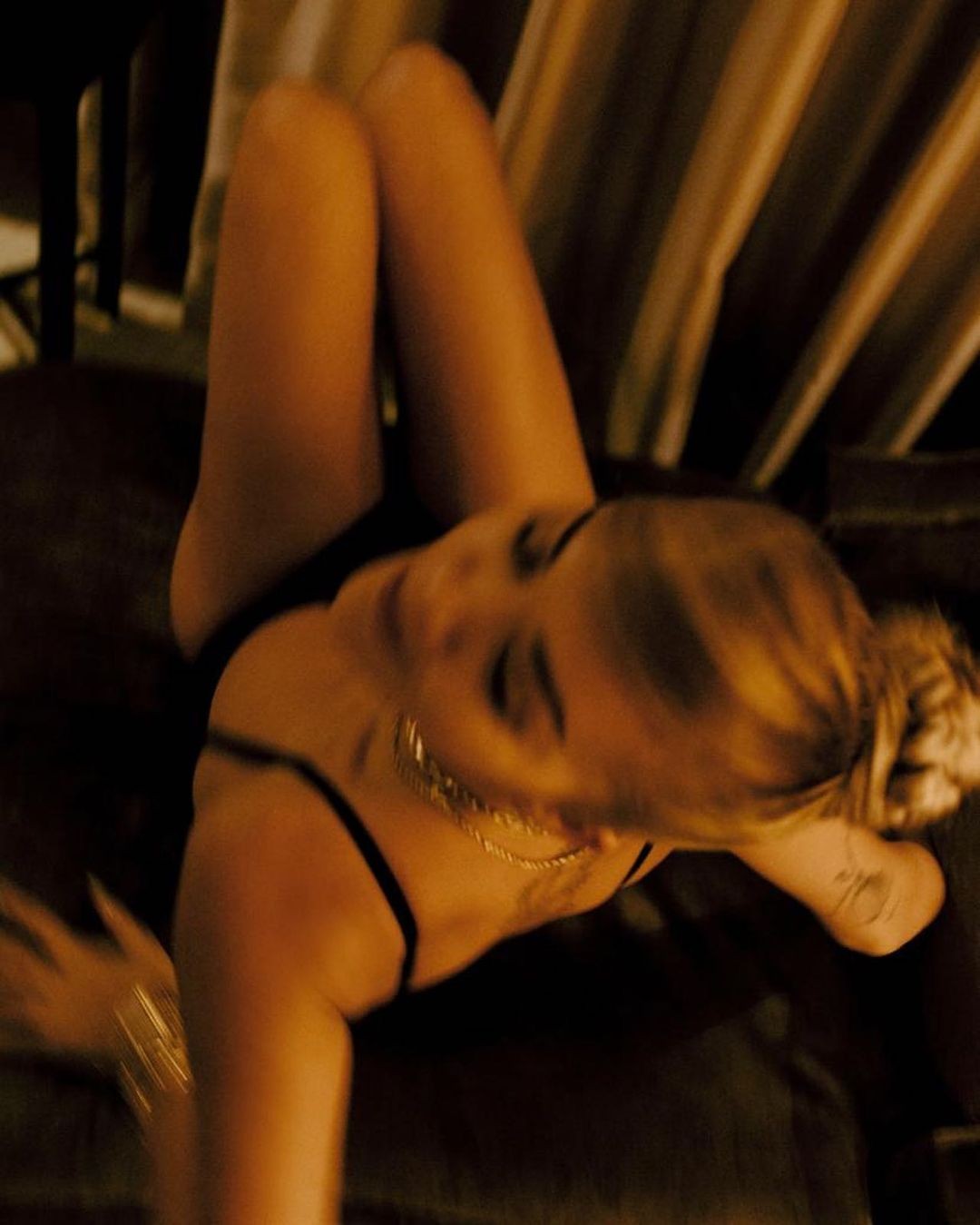 rita-ora-sexy-christmas-look-thefappening-cfd-2 rita ora sexy christmas look thefappening cfd 2