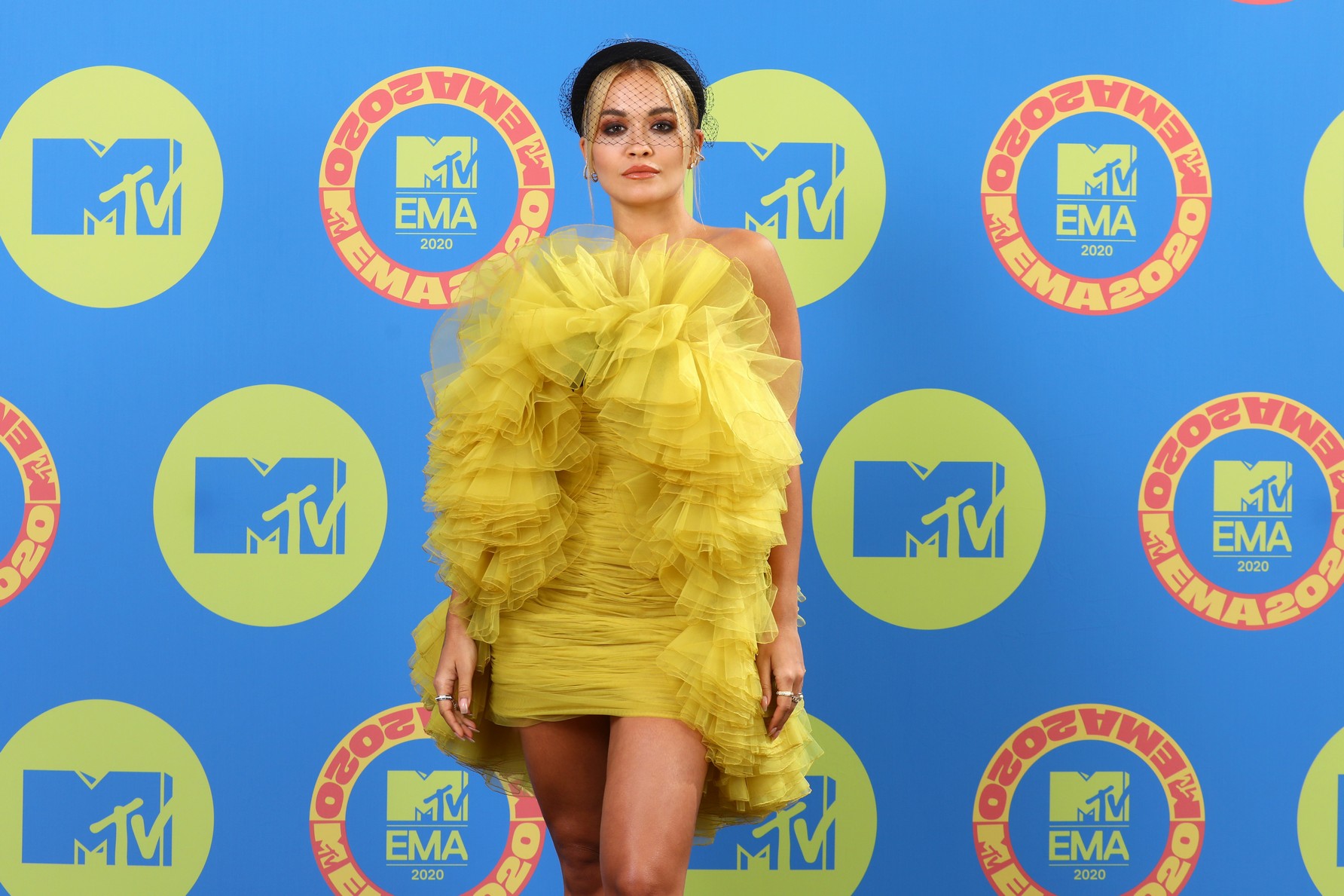 rita-ora-sexy-in-yellow-dress-at-mtv-emas-2020-thefappening-cfd-5 rita ora sexy in yellow dress at mtv emas 2020 thefappening cfd 5