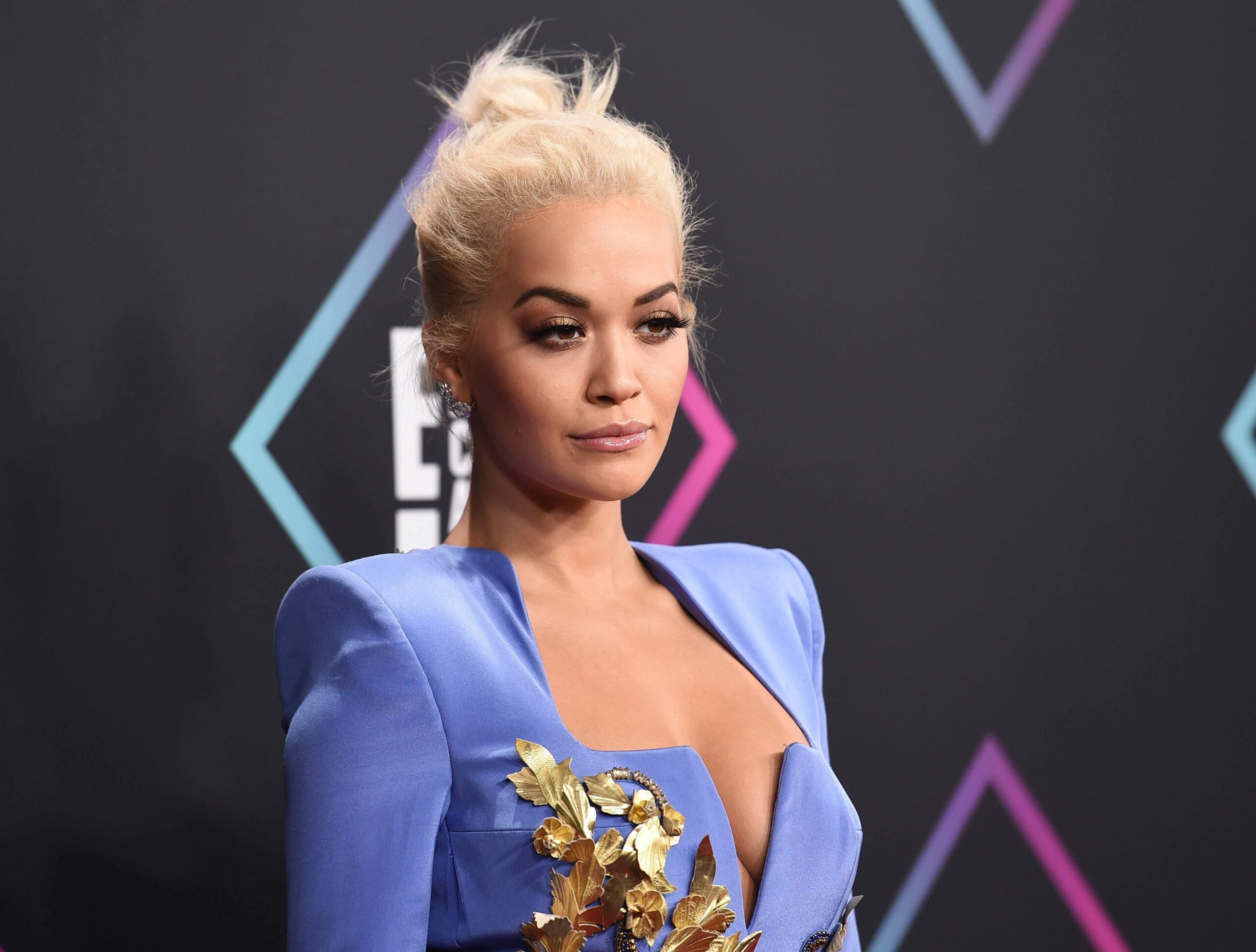 rita-ora-sexy-peoples-choice-awards-2018-7 rita ora sexy peoples choice awards 2018 7 scaled