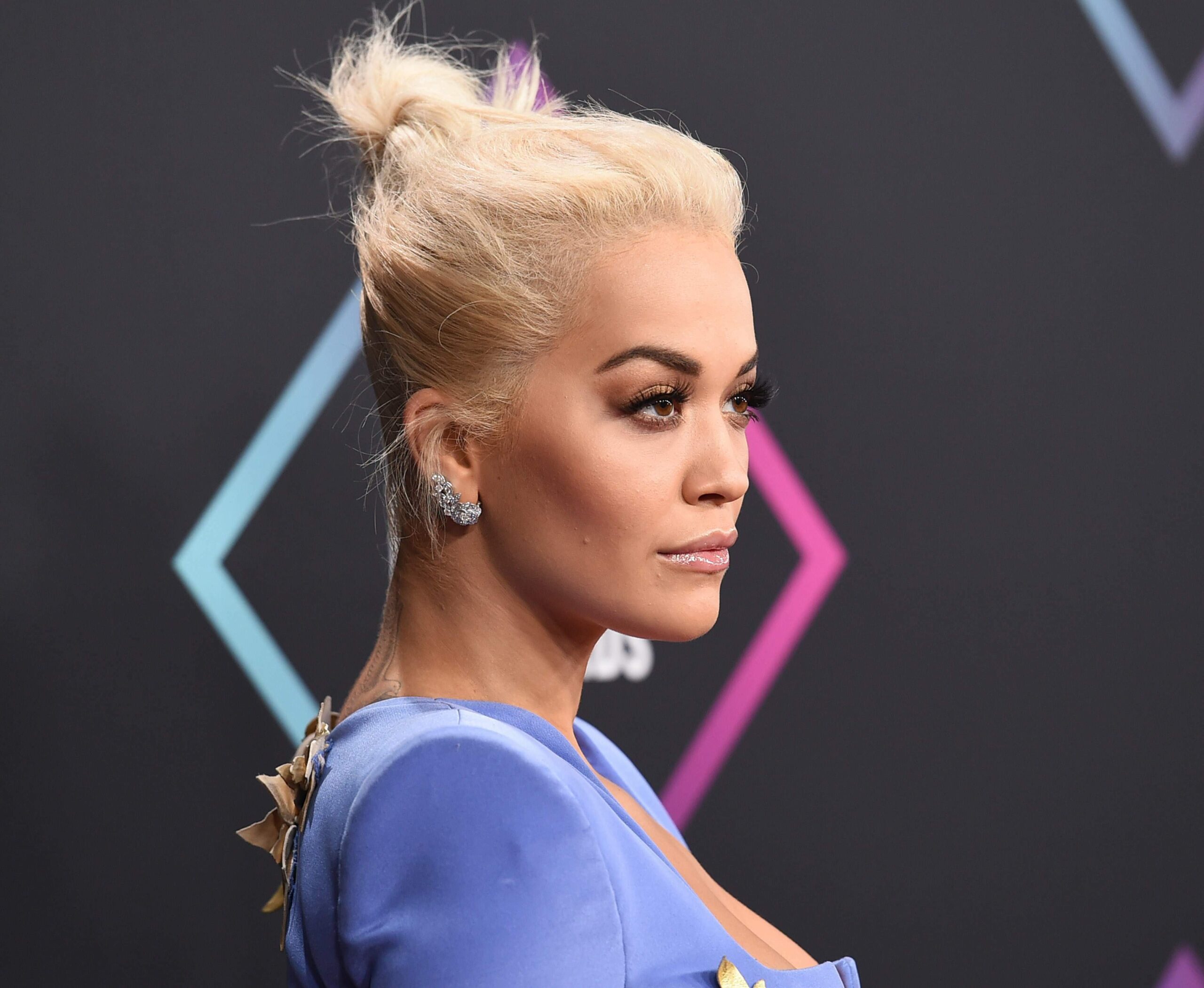 rita-ora-sexy-peoples-choice-awards-2018-9 rita ora sexy peoples choice awards 2018 9 scaled