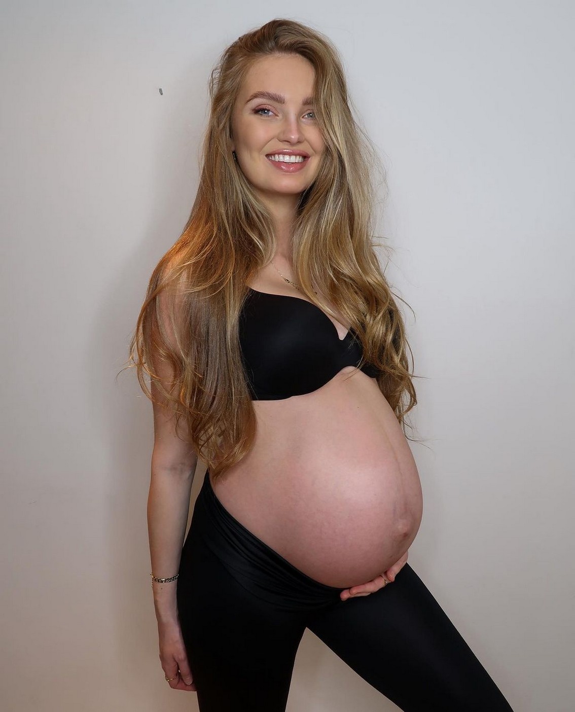 romee-strijd-preggo-thefappening-cfd-4 Romee Strijd Preggo 40th Weeks