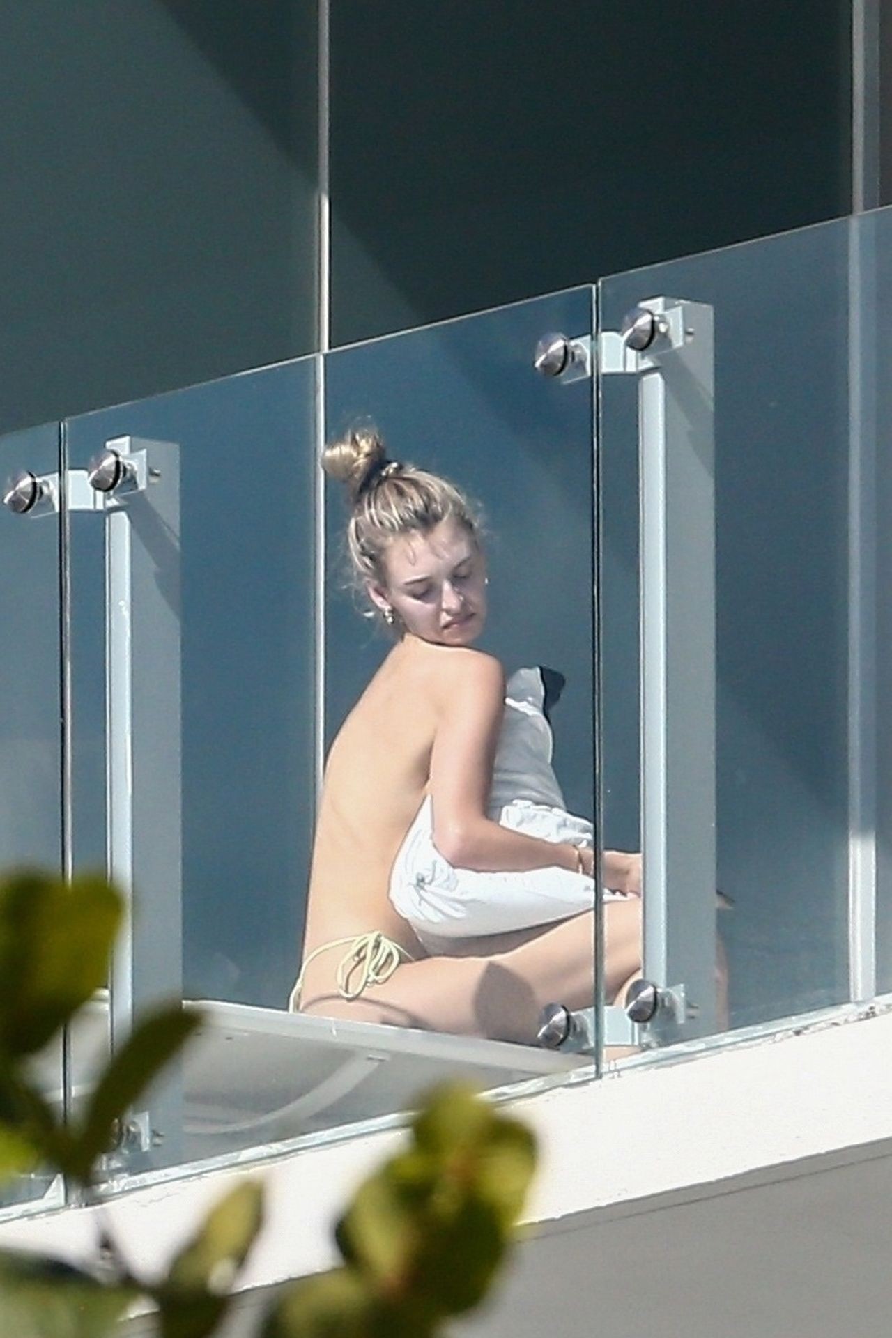 roosmarijn-de-kok-topless-sexy-thefappening-pro-16 roosmarijn de kok topless sexy thefappening pro 16
