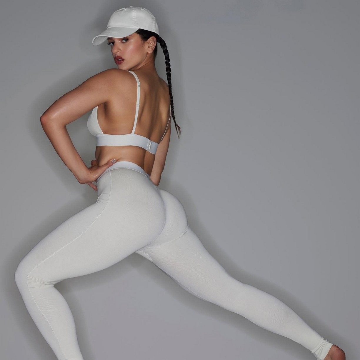 rosalia-sexy-in-skims-thefappening-cfd-3 Rosalia Leggings