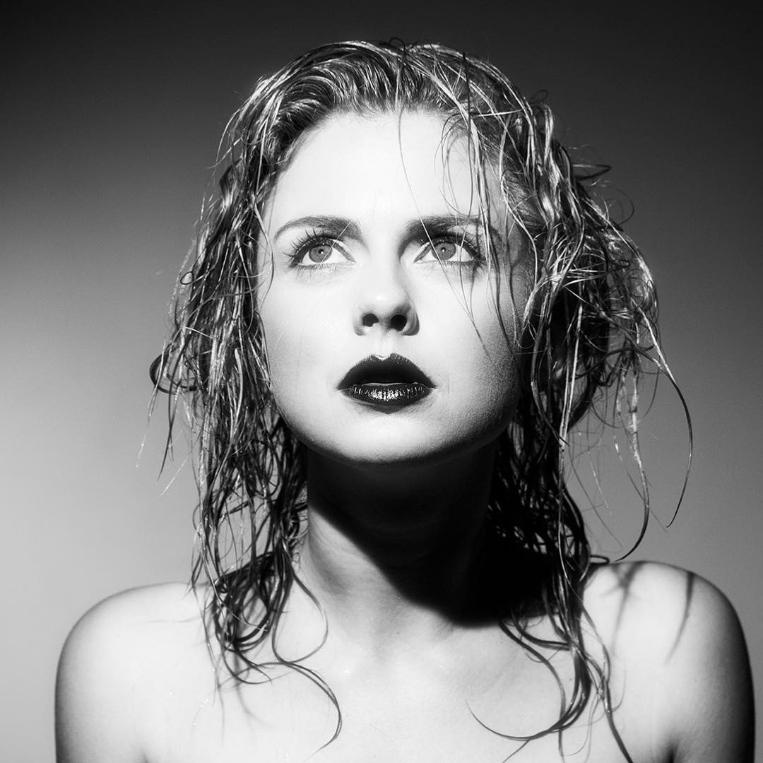 rose-mciver-nude-sexy-18 rose mciver nude sexy 18