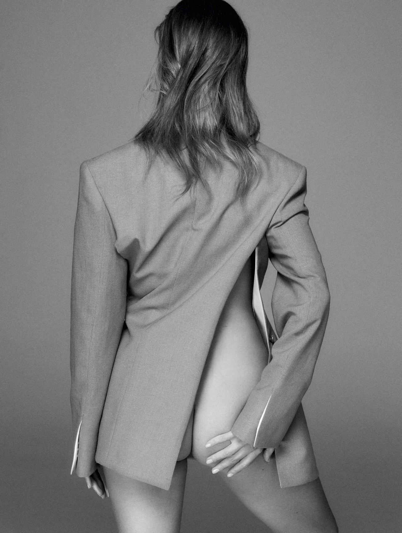 rosie-huntington-whiteley-nude-on-the-cover-of-elle-uk-april-2021-thefappening-cfd-1 Rosie Huntington-Whiteley Ass