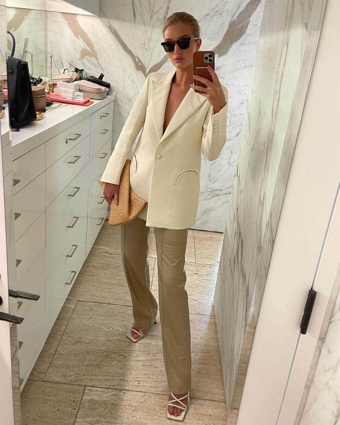rosie-huntington-whiteleys-top-ten-looks-with-pokies-thefappening-cfd-6 Rosie Huntington-Whiteley Cleavage