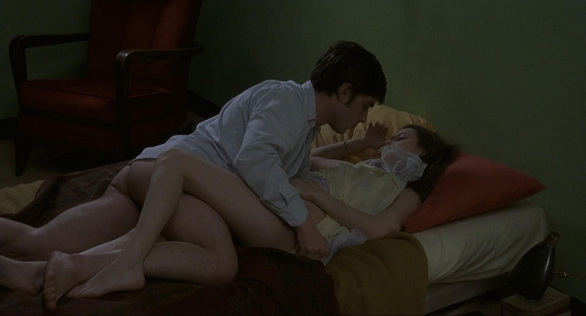 roxane-mesquida-nude-scenes-11 roxane mesquida nude scenes 11
