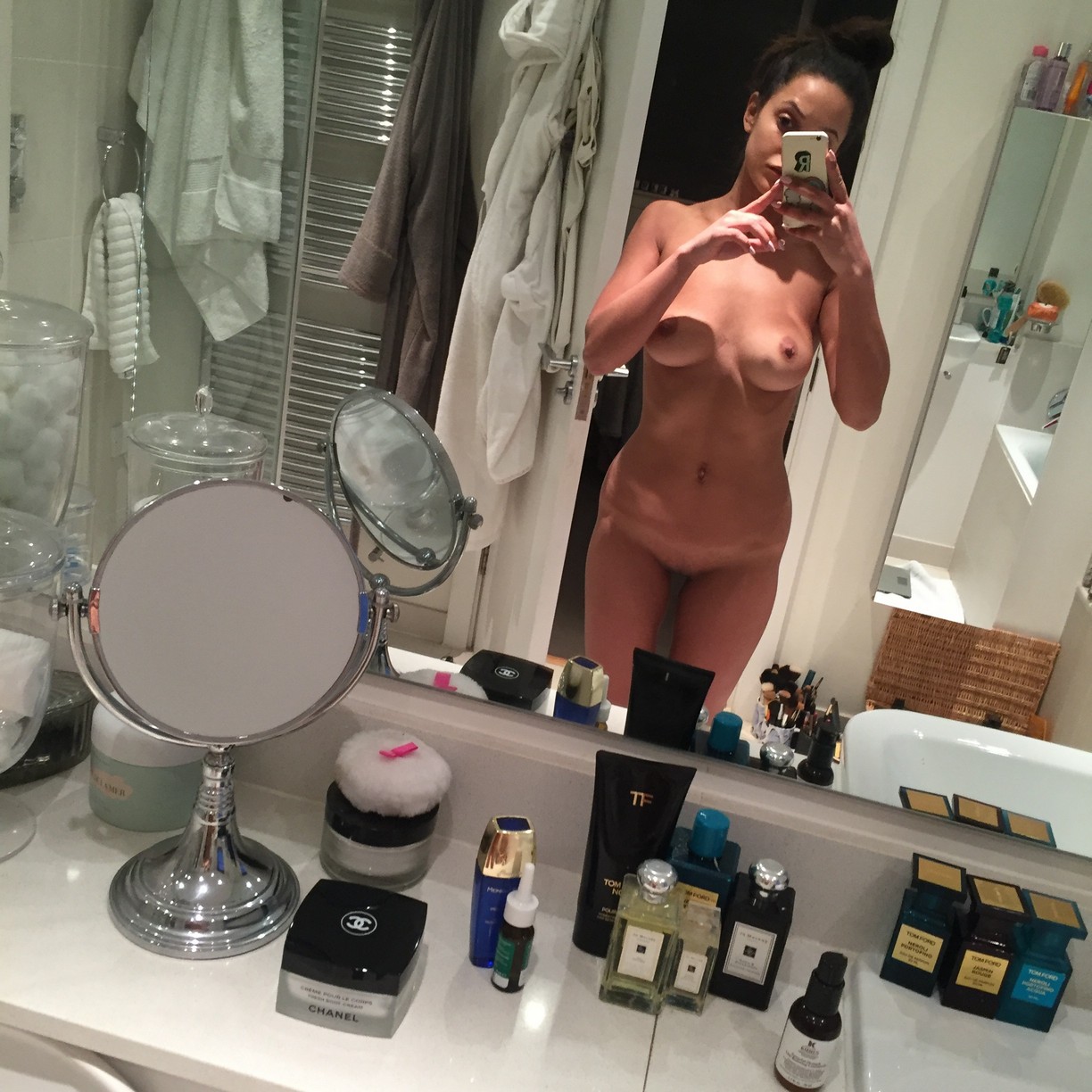 roxie-nafousi-nude-thefappening-29 roxie nafousi nude thefappening 29