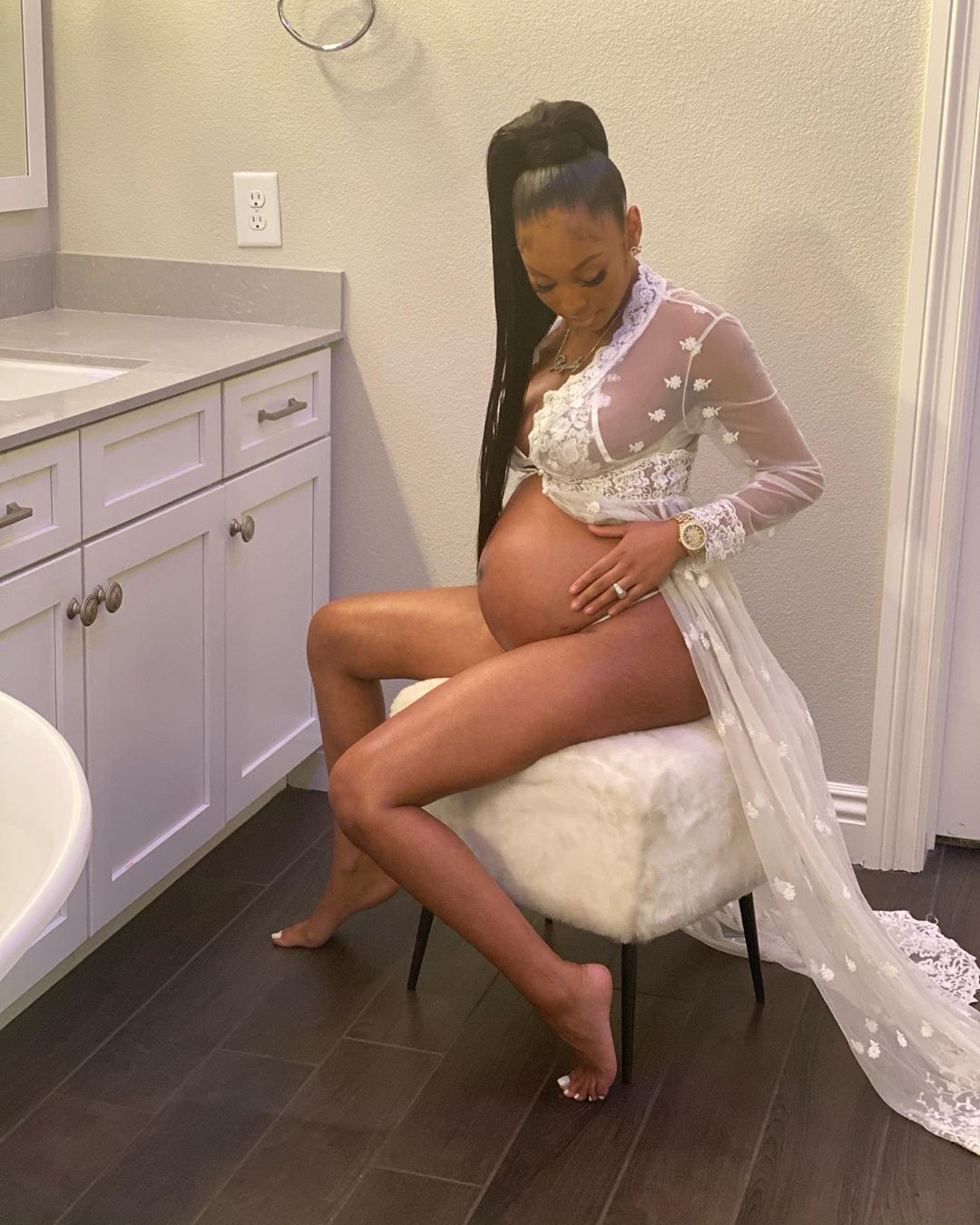 royalty-johnson-sexy-pregnant-thefappening-pro-4-1 Royalty Johnson Pregnant