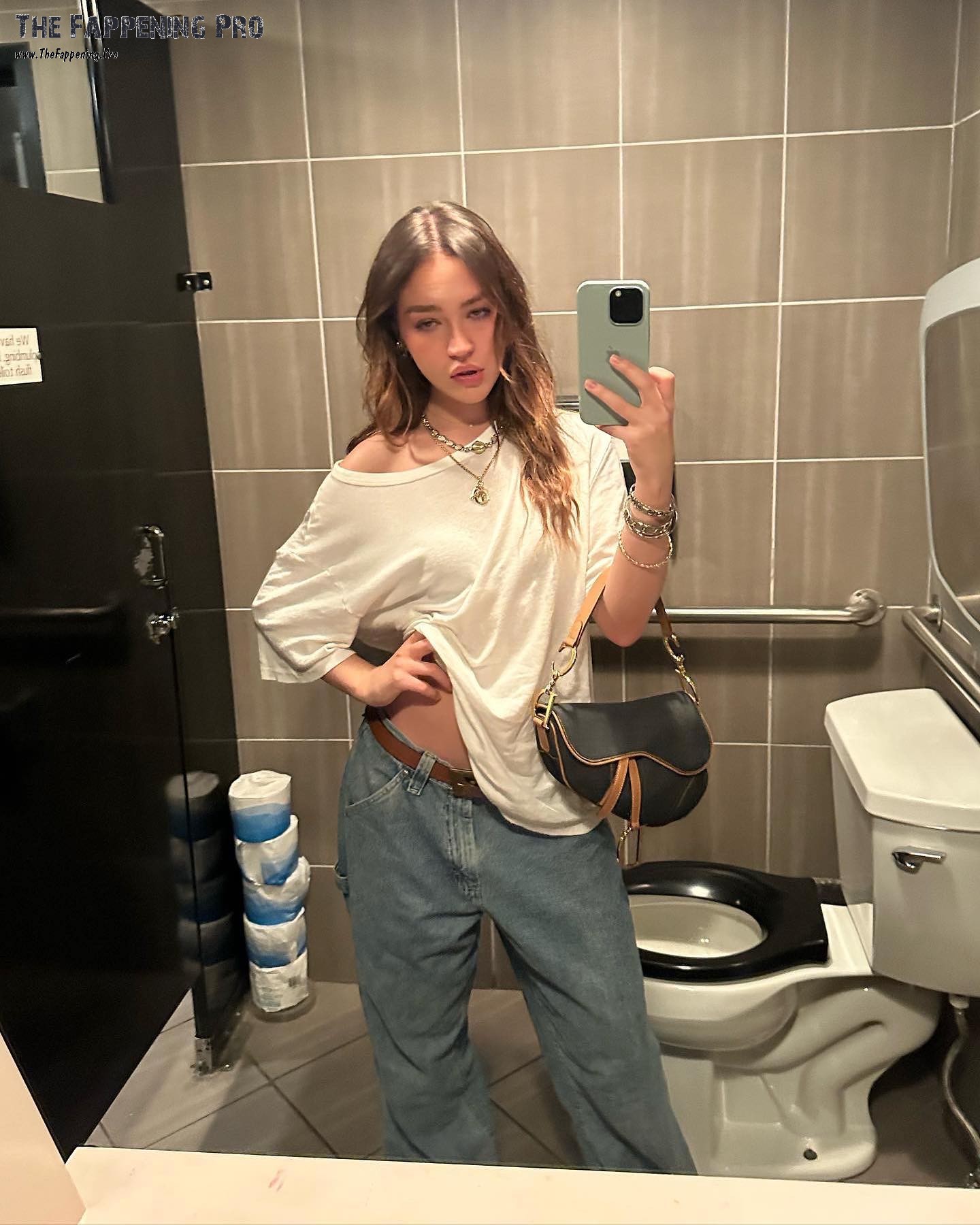 sadie-stanley-selfie-thefappening-cfd-5 Sadie Stanley Hot On Selfie