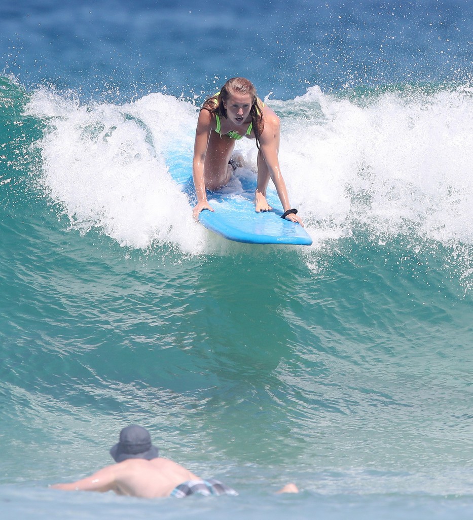 sailor-brinkley-cook-sexy-surfing-63 sailor brinkley cook sexy surfing 63