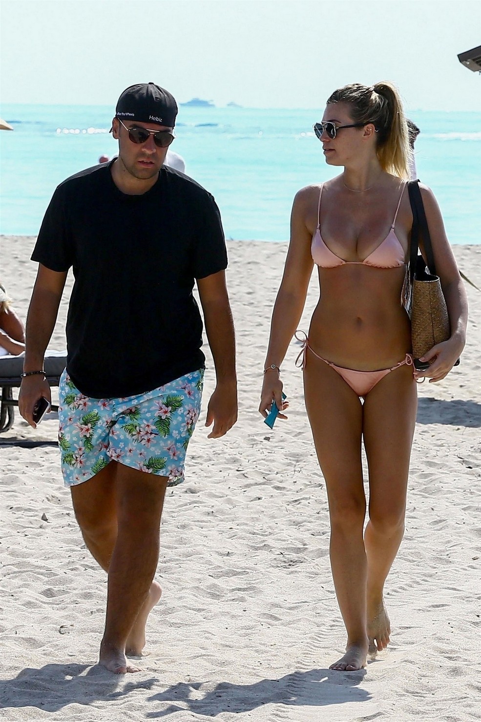 samantha-hoopes-revealing-bikini-hot-pics-32 samantha hoopes revealing bikini hot pics 32