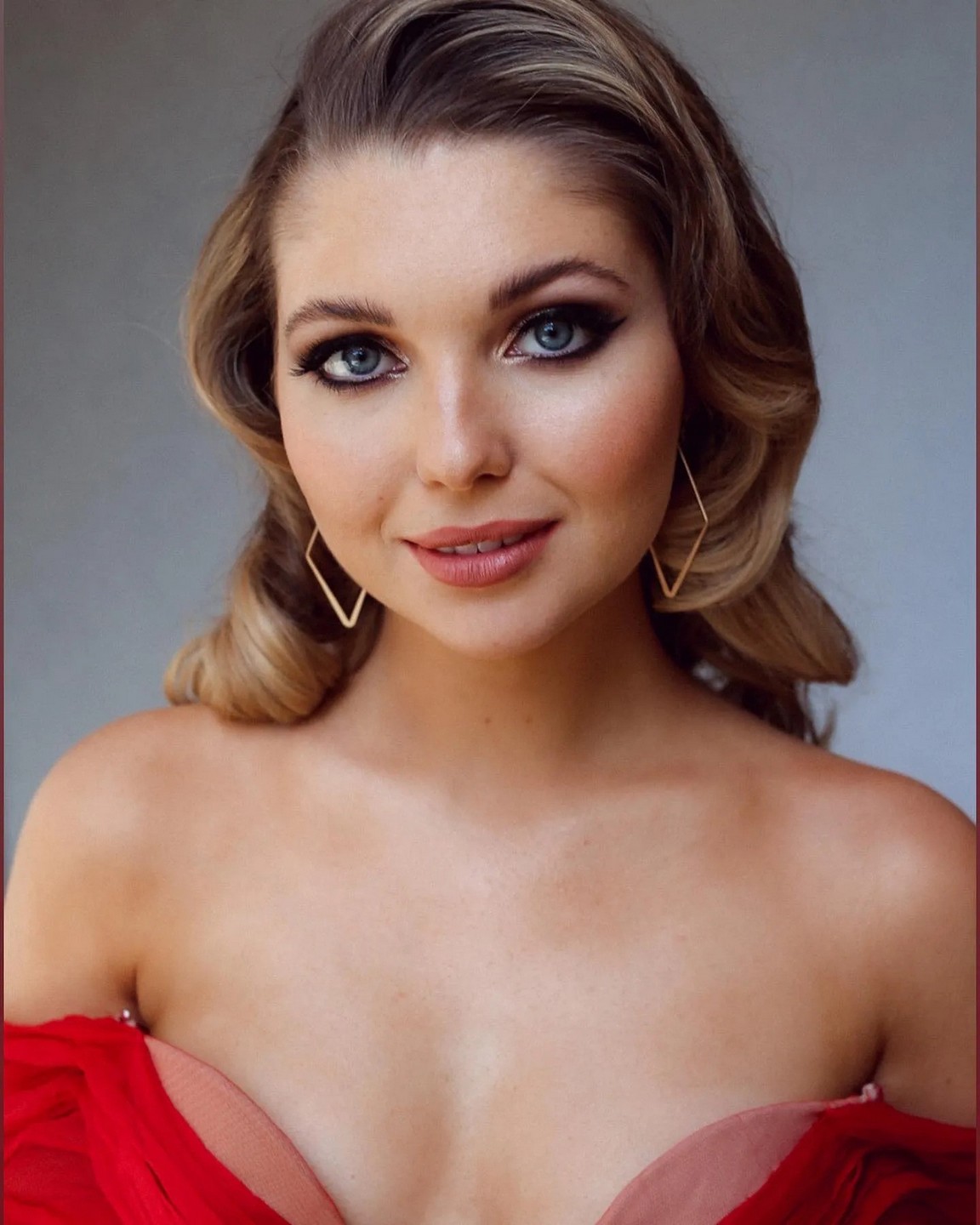 sammi-hanratty-cleavage-thefappening-cfd-2 Sammi Hanratty Sexy