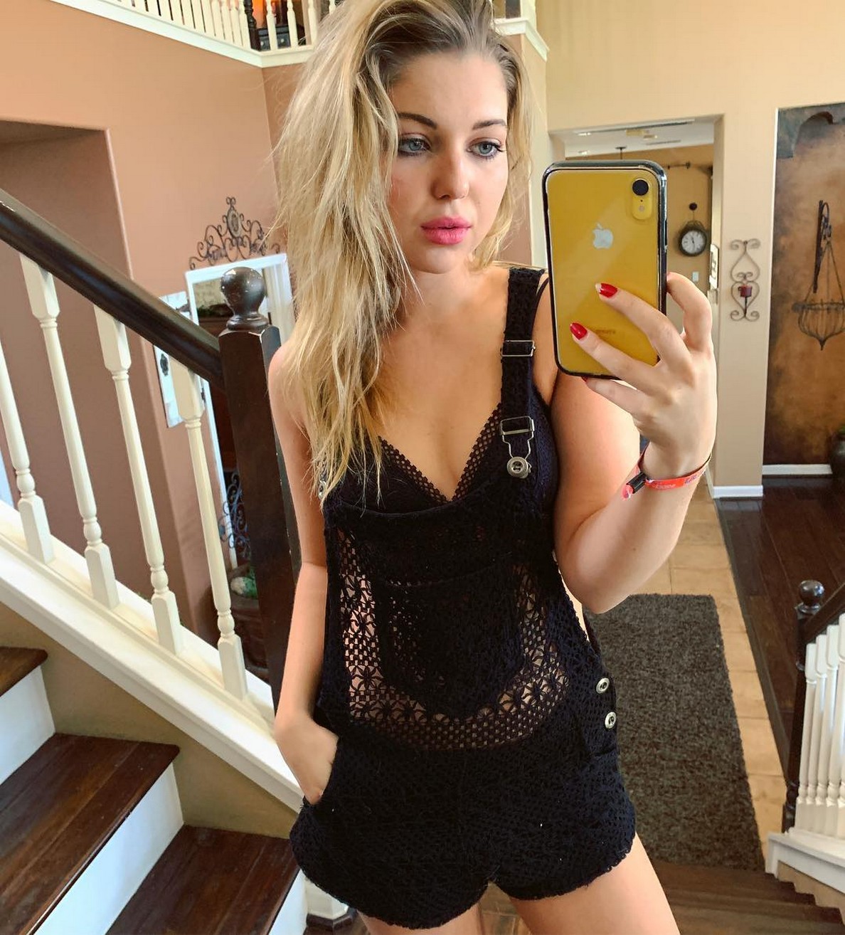 sammi-hanratty-sexy-collection-2020-thefappening-cfd-3 sammi hanratty sexy collection 2020 thefappening cfd 3