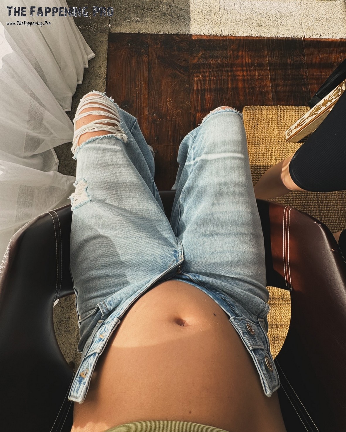 sandra-kubicka-nude-pregnant-thefappening-cfd-3 Sandra Kubicka Baby Bump 2024