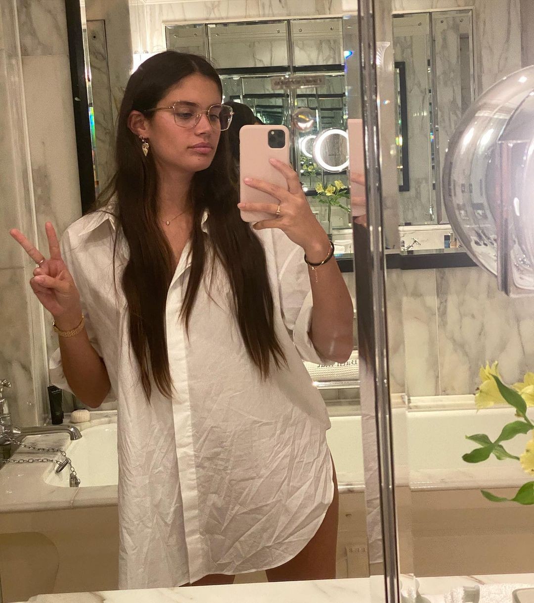 sara-sampaio-topless-thefappeningpro-7 Sara Sampaio In Oversized Shirt Over Naked Body