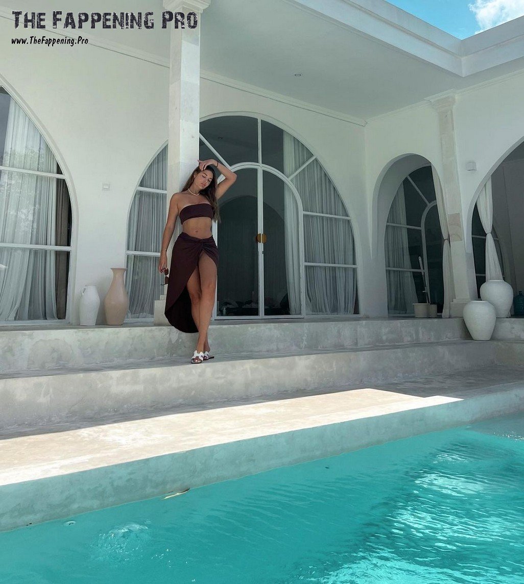 sarah-harris-nude-sexy-thefappening-cfd-6 Sarah Harris Topless
