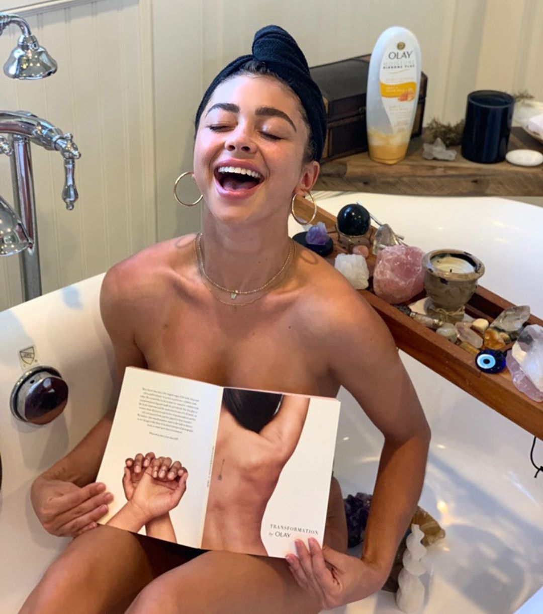 sarah-hyland-naked-bath-1 Sarah Hyland Naked in the Bath
