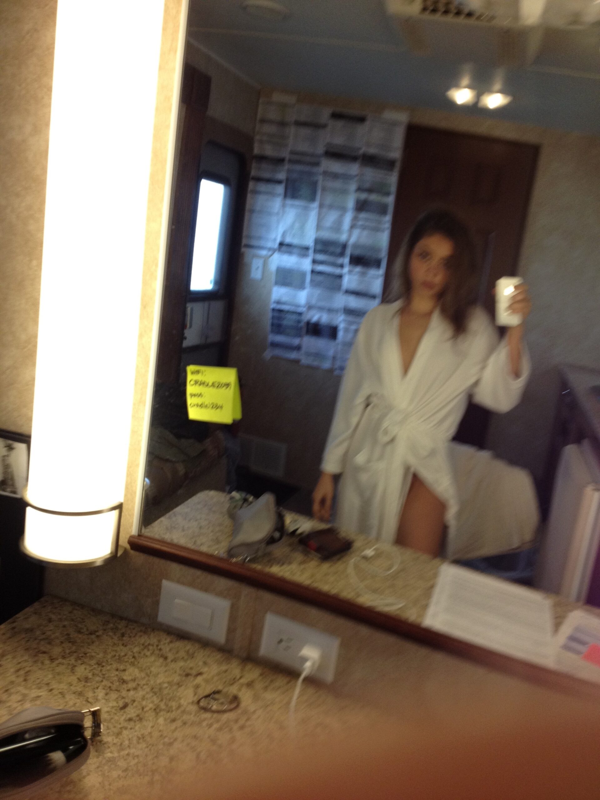 sarah-hyland-nude-thefappening-33 sarah hyland nude thefappening 33 scaled