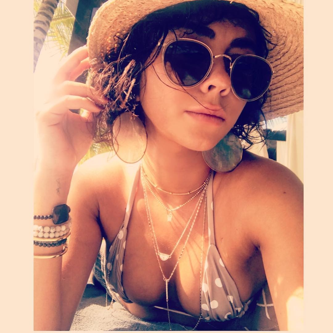 sarah hyland sexy 22