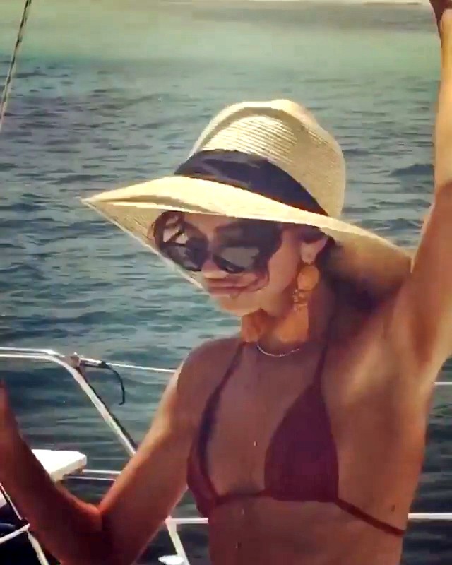 sarah hyland sexy 5 1