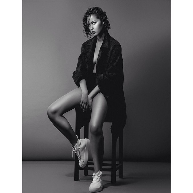 sarah-lysander-nudity-thefappening-cfd-5 Sarah Lysander Sideboobs Braless