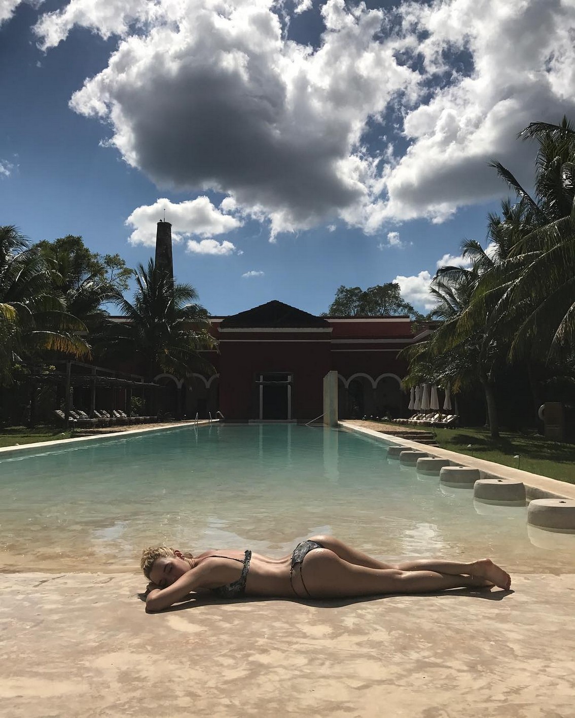 sarah-snyder-in-tiny-bikini-thefappening-cfd-27 sarah snyder in tiny bikini thefappening cfd 27