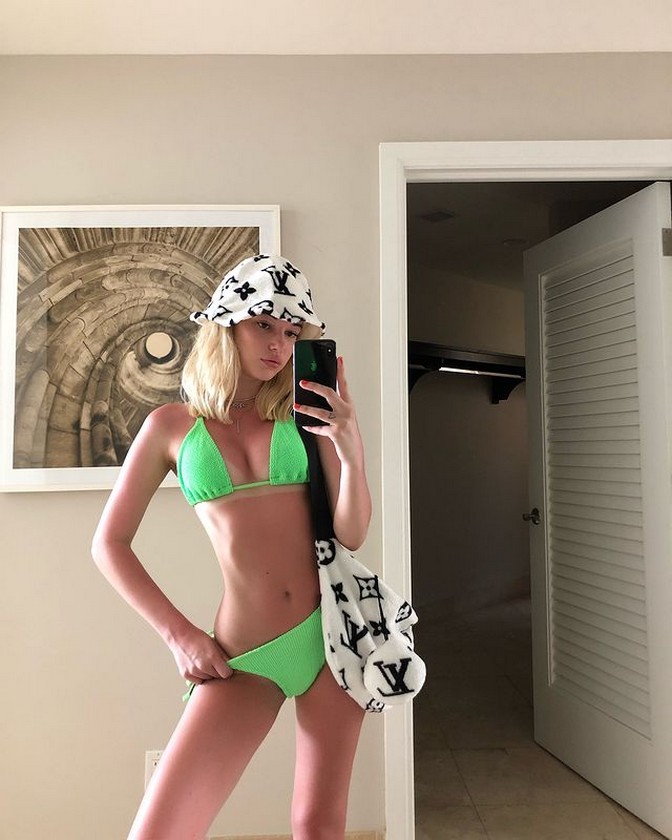 sarah-snyder-sexiest-selfie-thefappening-cfd-3 sarah snyder sexiest selfie thefappening cfd 3
