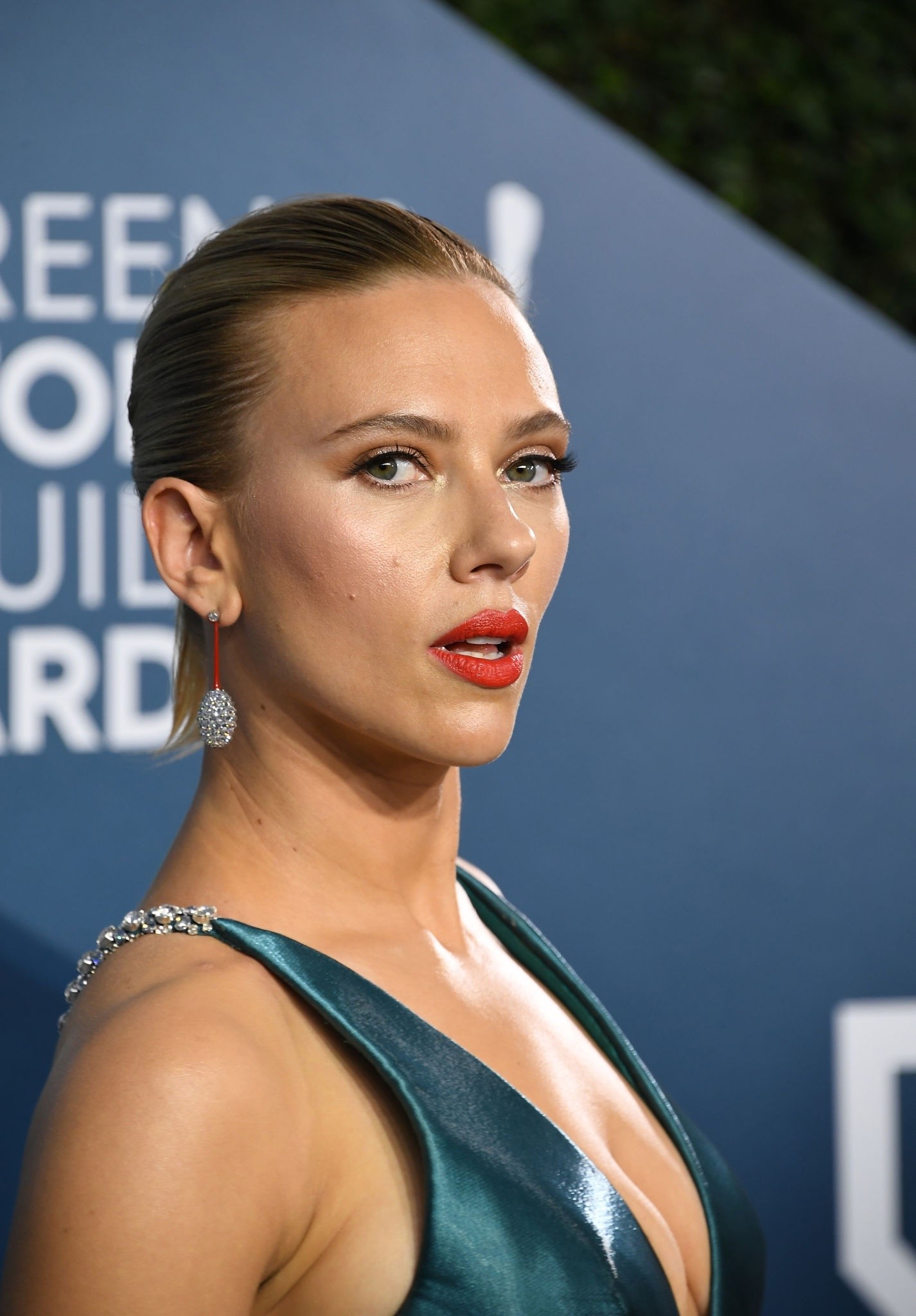 scarlett-johansson-cleavage-the-fappening-pro-18 scarlett johansson cleavage the fappening pro 18