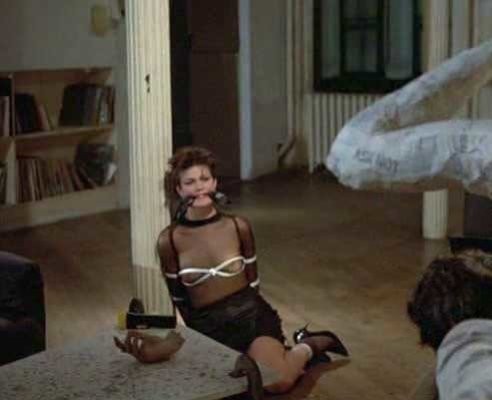scene-from-after-hours-linda-fiorentino-hot-tits-5 scene from after hours linda fiorentino hot tits 5